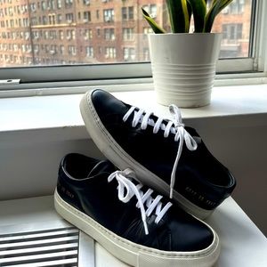 Common projects black leather sneakers, size 5. Made in Italy.